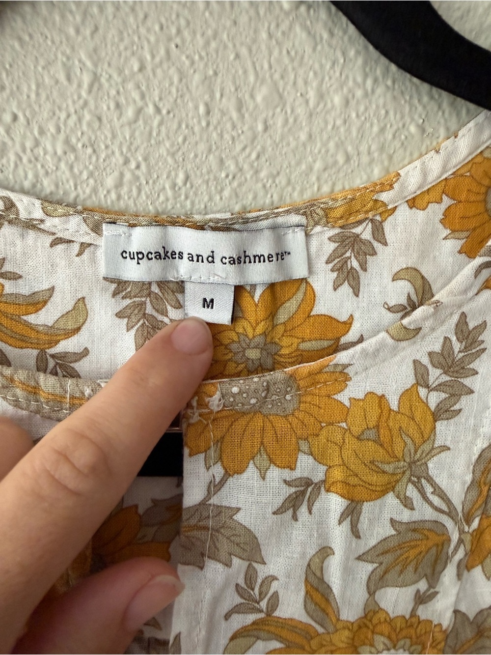 Cupcakes and Cashmere Mustard Floral Linen Blend Peasant babydoll blouse-M - Picture 4 of 6